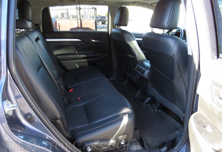 2018 Toyota Highlander - Image 29