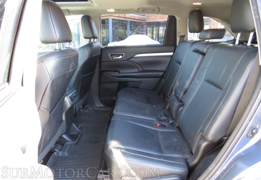 2018 Toyota Highlander - Image 24