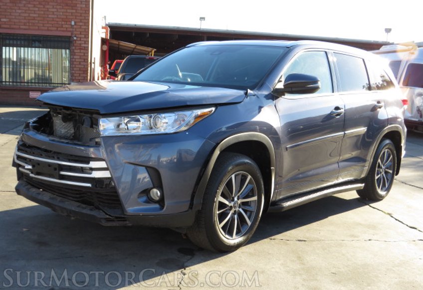 2018 Toyota Highlander - Image 2