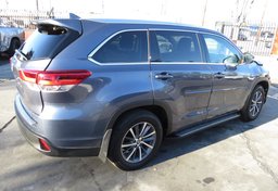 2018 Toyota Highlander - Image 9