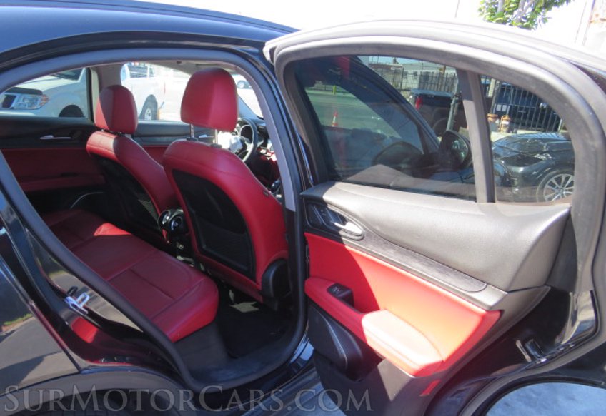 2019 Alfa Romeo Stelvio - Image 25