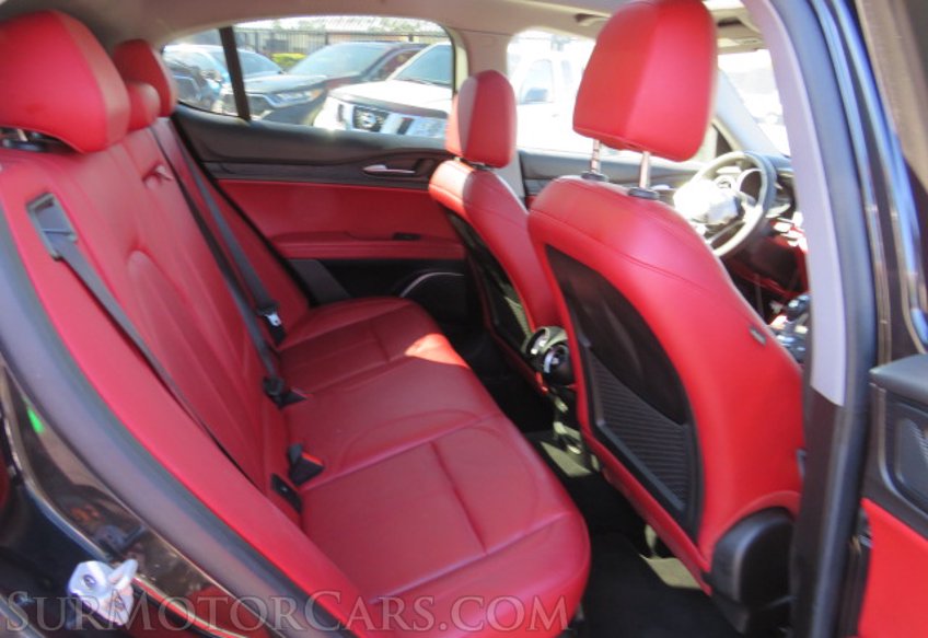 2019 Alfa Romeo Stelvio - Image 33