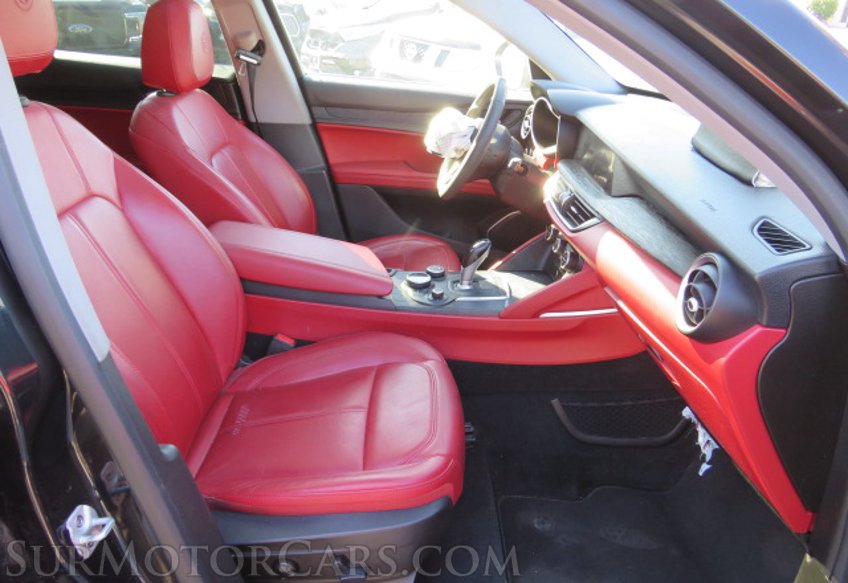 2019 Alfa Romeo Stelvio - Image 27