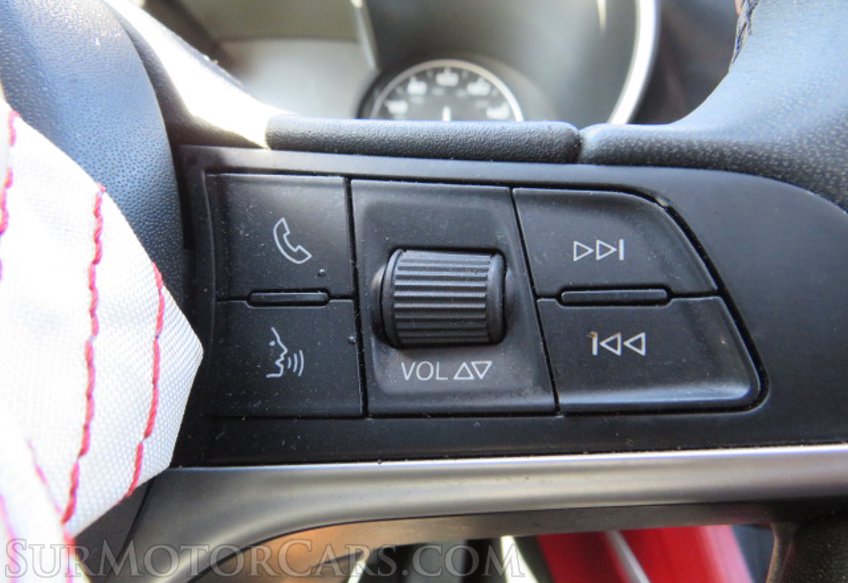 2019 Alfa Romeo Stelvio - Image 34