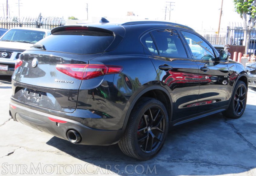 2019 Alfa Romeo Stelvio - Image 9
