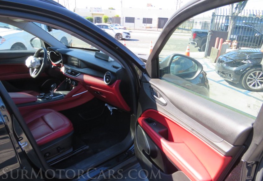 2019 Alfa Romeo Stelvio - Image 23