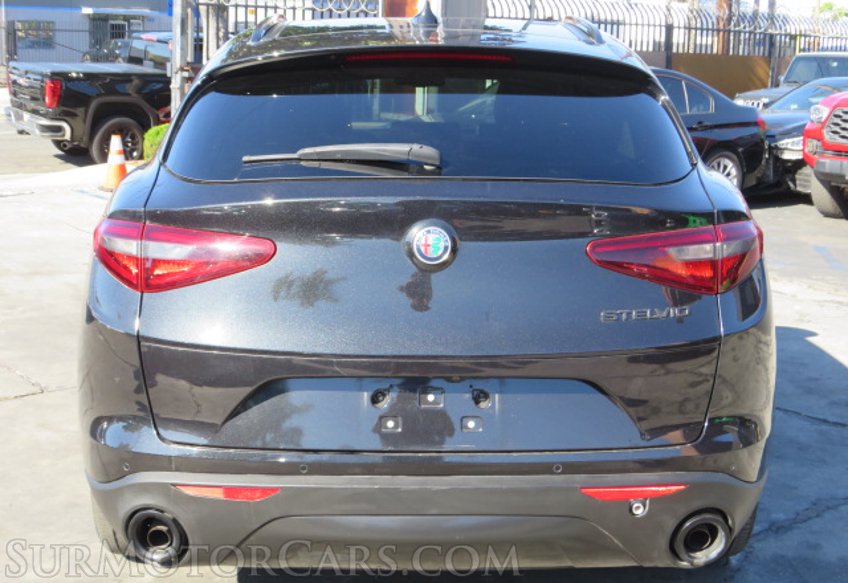 2019 Alfa Romeo Stelvio - Image 11
