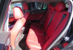 2019 Alfa Romeo Stelvio - Image 32