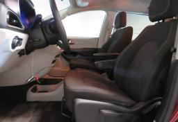 Thumbnail of 2020 Chrysler Voyager