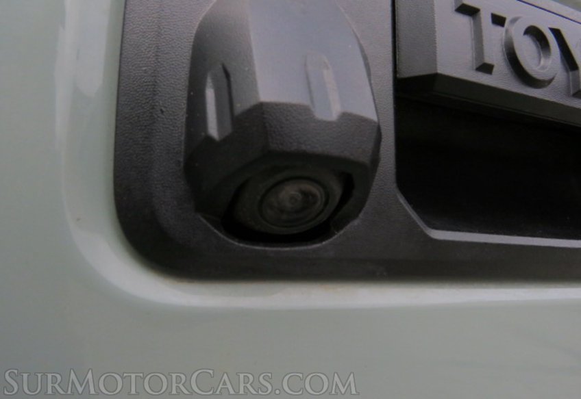 2022 Toyota Tacoma - Image 17