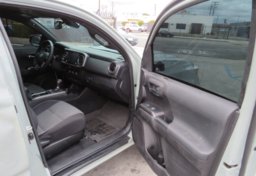 2022 Toyota Tacoma - Image 21