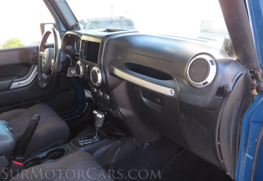 2012 Jeep Wrangler Unlimited - Image 20