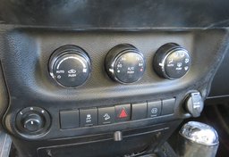 2012 Jeep Wrangler Unlimited - Image 32