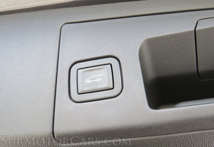 2017 Cadillac XT5 - Image 60