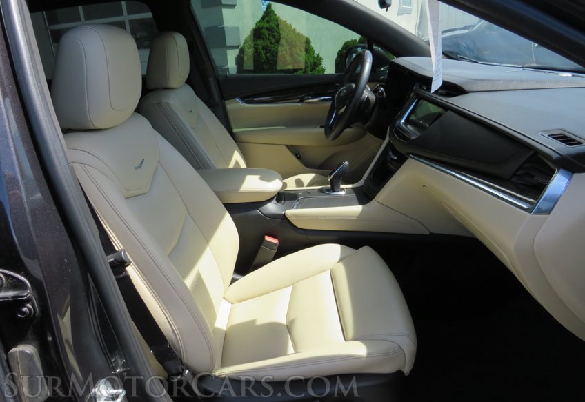 2017 Cadillac XT5 - Image 33