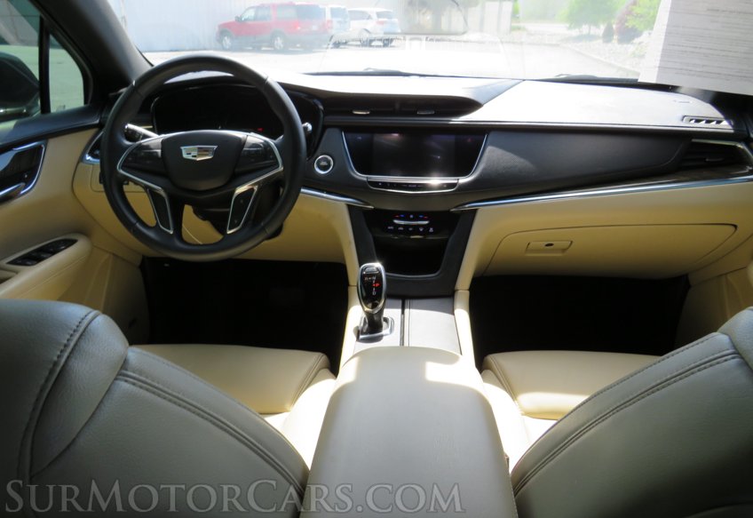 2017 Cadillac XT5 - Image 30