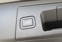 2017 Cadillac XT5 - Image 60