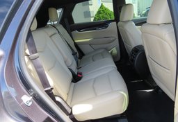 2017 Cadillac XT5 - Image 40