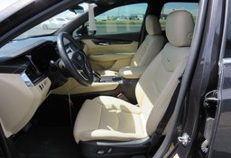 2017 Cadillac XT5 - Image 34