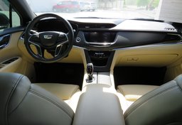 2017 Cadillac XT5 - Image 30