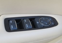 2017 Cadillac XT5 - Image 62