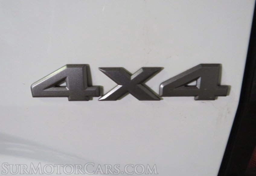 2024 Nissan Frontier - Image 16