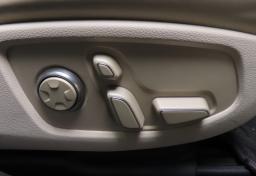 Thumbnail of 2018 Genesis G90
