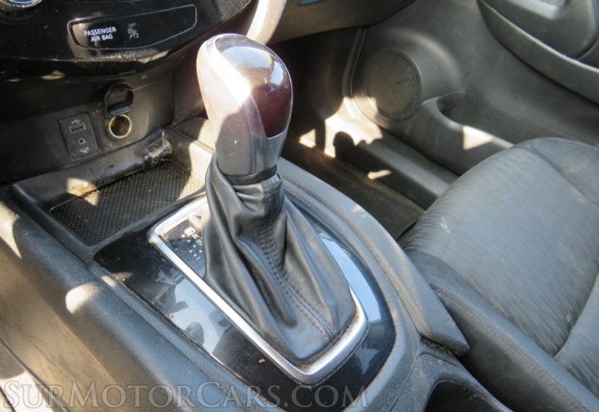 2017 Nissan Rogue - Image 44