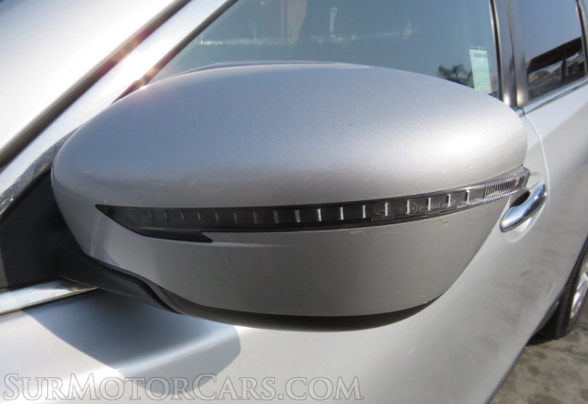 2017 Nissan Rogue - Image 16