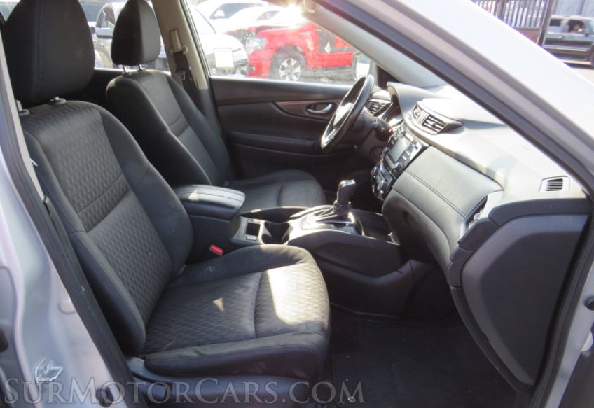 2017 Nissan Rogue - Image 26