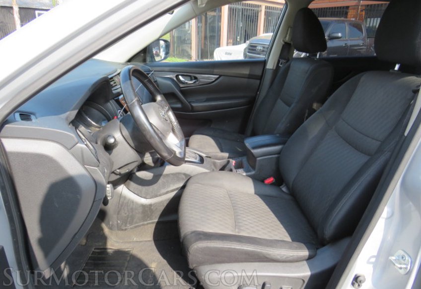 2017 Nissan Rogue - Image 25