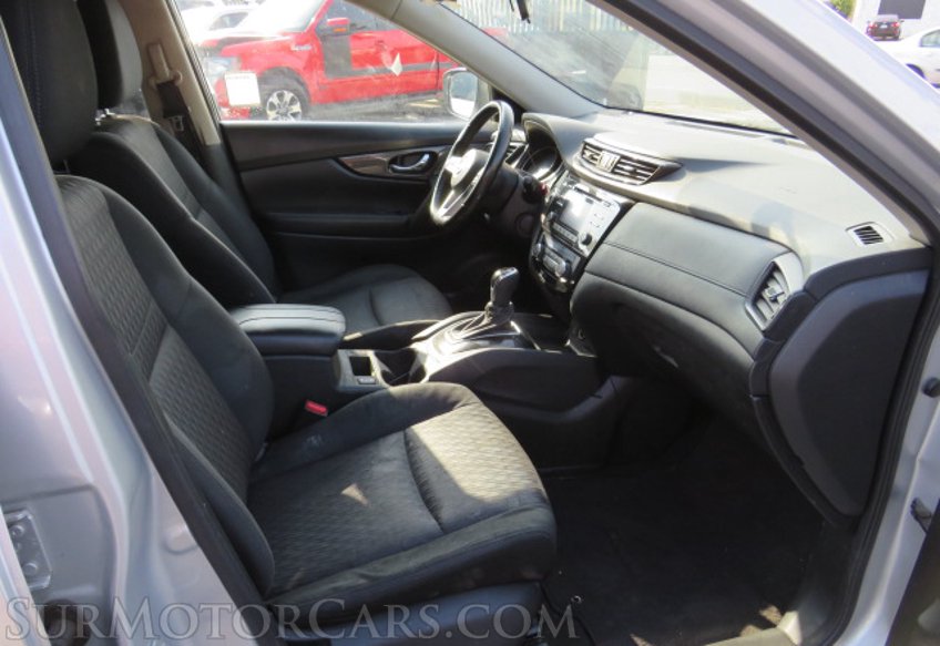 2017 Nissan Rogue - Image 28