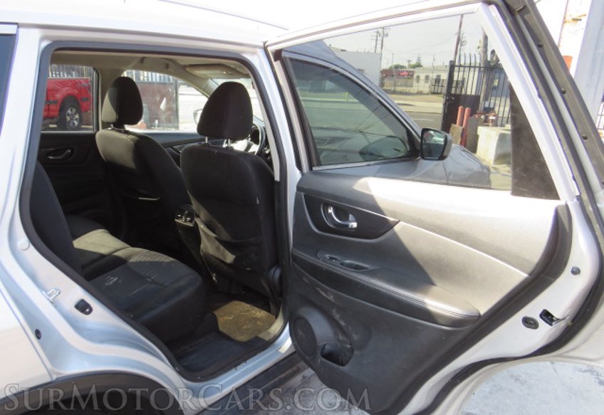 2017 Nissan Rogue - Image 24