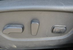 2017 Nissan Rogue - Image 40