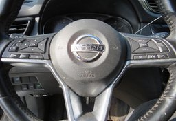 2017 Nissan Rogue - Image 34