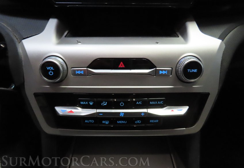 2022 Ford Explorer - Image 40