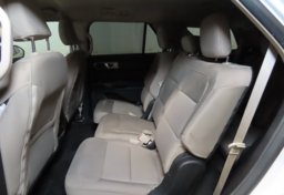 2022 Ford Explorer - Image 28