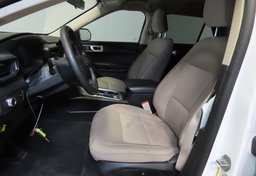 2022 Ford Explorer - Image 22