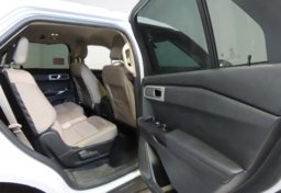 2022 Ford Explorer - Image 24