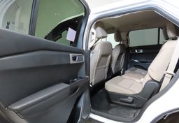 2022 Ford Explorer - Image 30