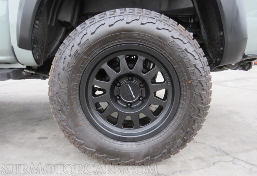 2023 Toyota Tacoma 4WD - Image 18