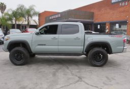 2023 Toyota Tacoma 4WD - Image 5