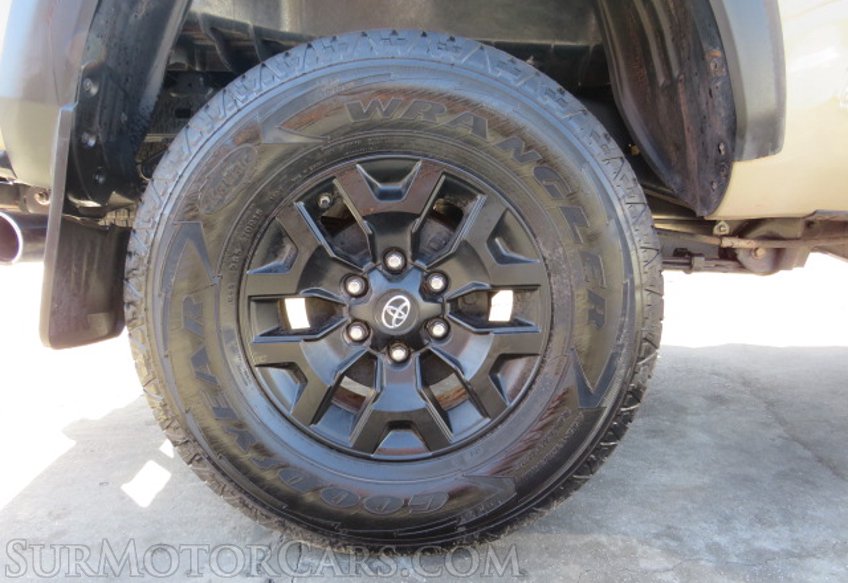 2020 Toyota Tacoma 4WD - Image 19