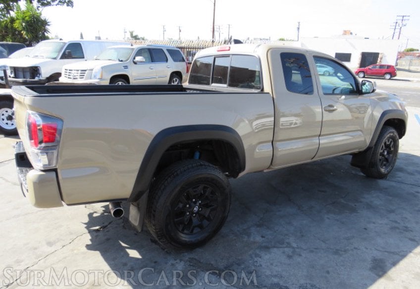 2020 Toyota Tacoma 4WD - Image 9