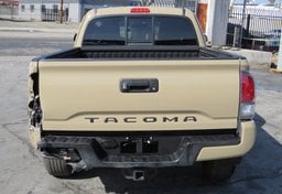 2020 Toyota Tacoma 4WD - Image 11
