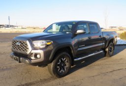 2021 Toyota Tacoma 4WD - Image 3