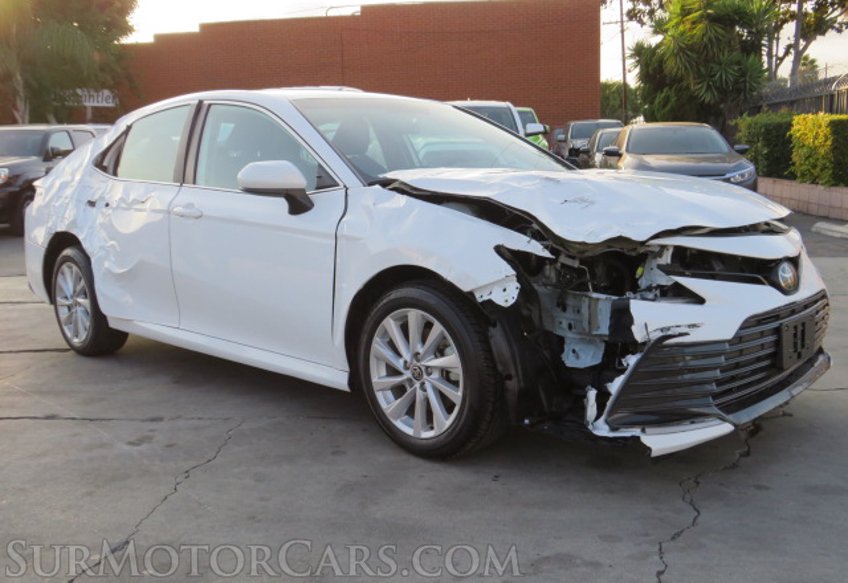 2021 Toyota Camry - Image 4