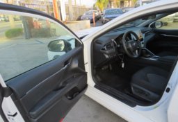 2021 Toyota Camry - Image 19