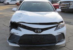 2021 Toyota Camry - Image 11