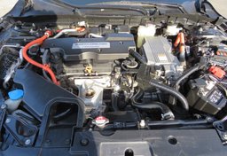 2017 Honda Accord Hybrid - Image 46